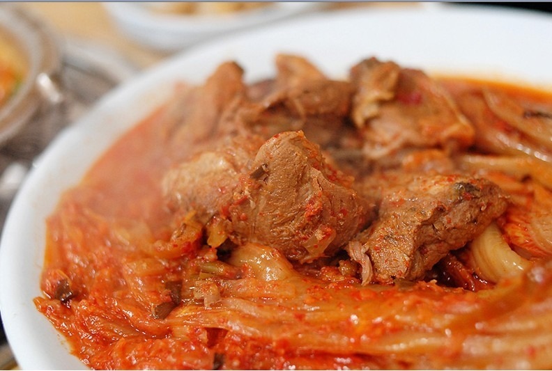 다음 중 목에 칼이 들어와도 못먹는 것은? | 인스티즈
