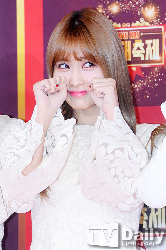 오늘자 가요대축제 트와이스 | 인스티즈