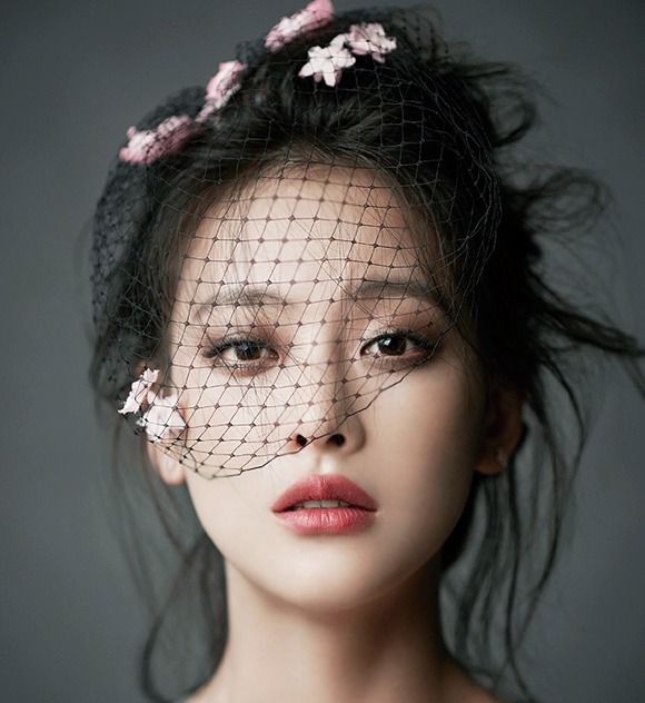 여자연예인들이 화보찍을때 은근 애용하는것 같은 아이템 | 인스티즈