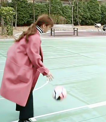 [에이핑크] 보미 헛다리 드리블.gif | 인스티즈