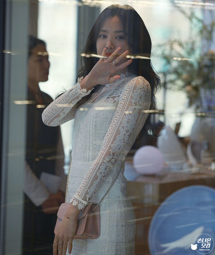 [에이핑크] 손나은 여성스런 분위기.jpg | 인스티즈