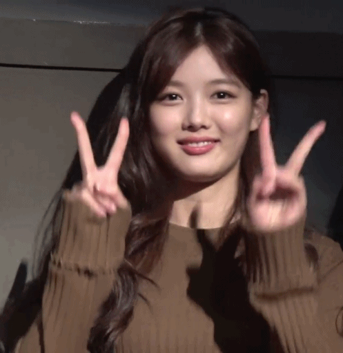 김유정 무대인사 모습 GIF | 인스티즈