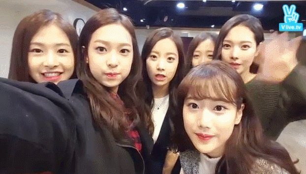 로리취향은 아니지만 좋아하는 걸그룹.gif | 인스티즈
