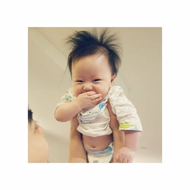 [이현이외] 이현이 인스타그램에 올라온 아들 파인애플군 사진들.jpg | 인스티즈