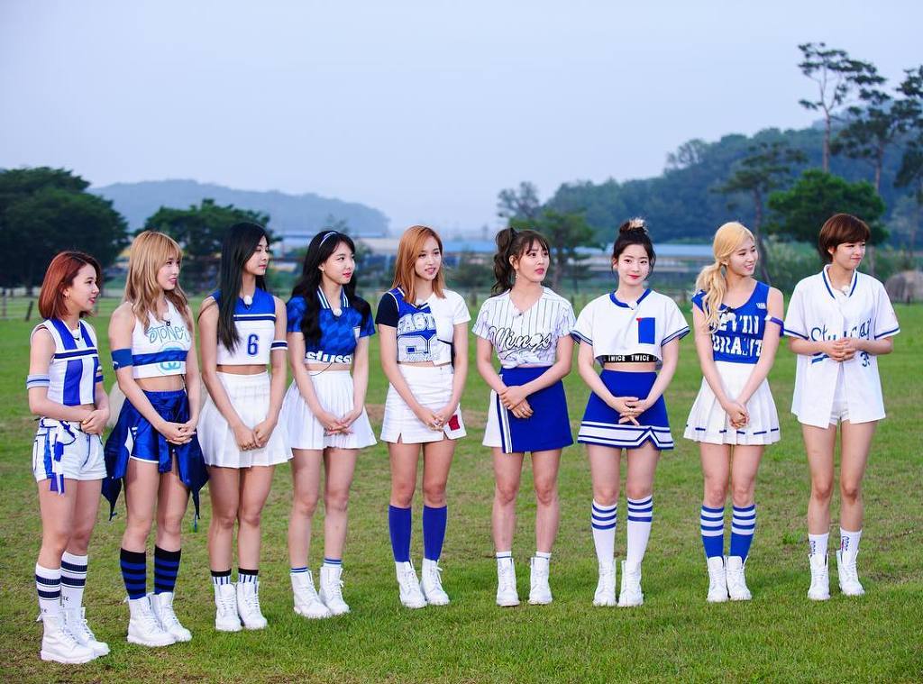 포카리 느낌 낭낭한 트와이스 의상 | 인스티즈
