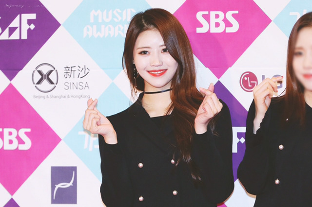 [러블리즈] 식스테일 잡으려다 놓쳐서 미주 | 인스티즈