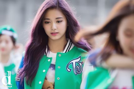 오늘자 트와이스 쯔위 | 인스티즈