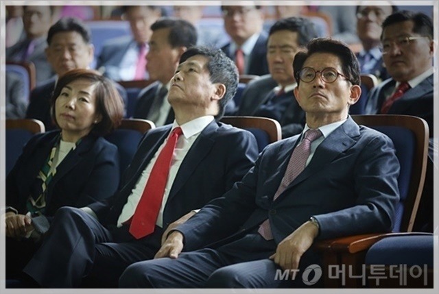 사진으로 보는 대한민국 정치 느와르 10년 (사진많음) | 인스티즈
