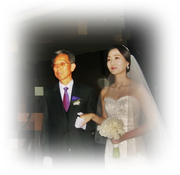 윤*근 이미지