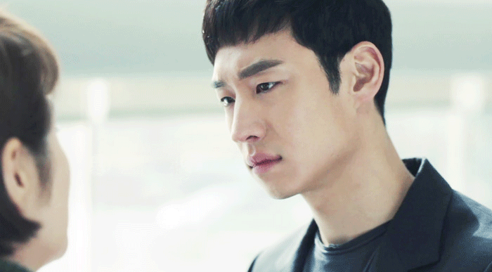 단 몇초짜리 장면인데 시그널 안보는 사람들도 혼란줘버린 이제훈 눈깔낭비 여파 gif | 인스티즈
