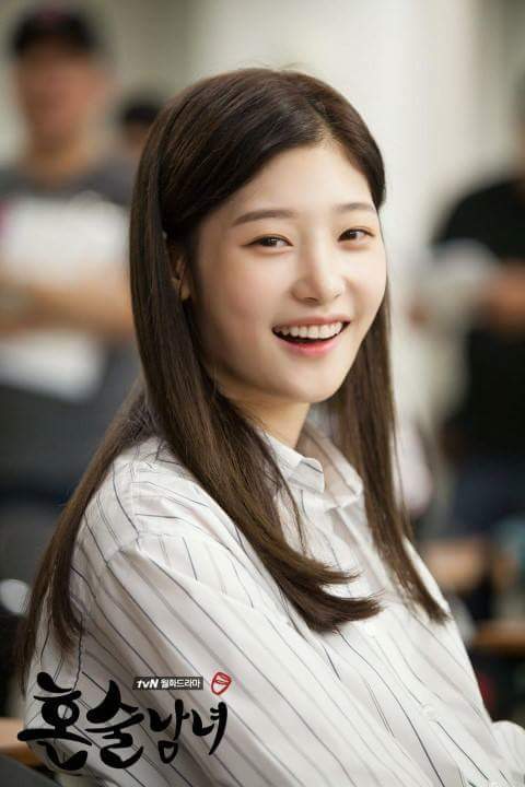 오늘 생일인 핵미모 | 인스티즈