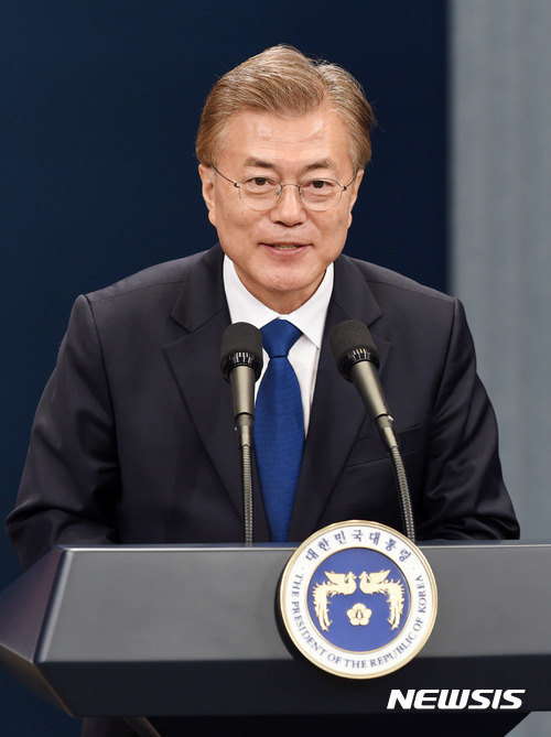 오늘자 문재인 대통령 사진들 .jpg | 인스티즈