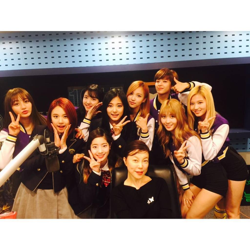 트와이스 음방·라디오 단체사진 | 인스티즈