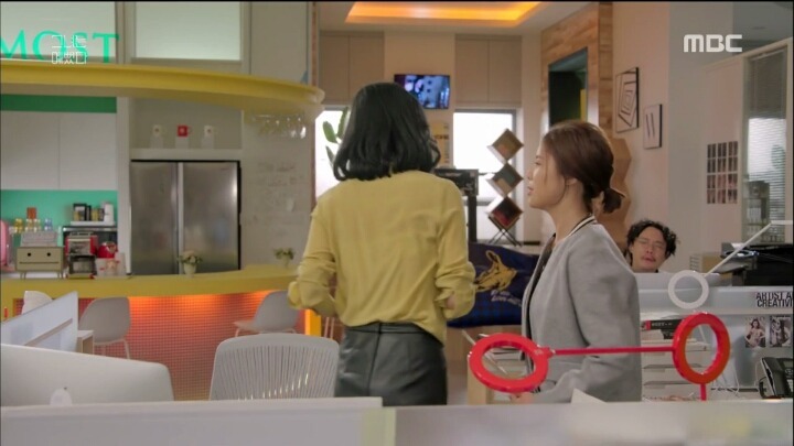 그녀는 예뻤다 황정음 연기중에 조금 민망할때.jpg | 인스티즈