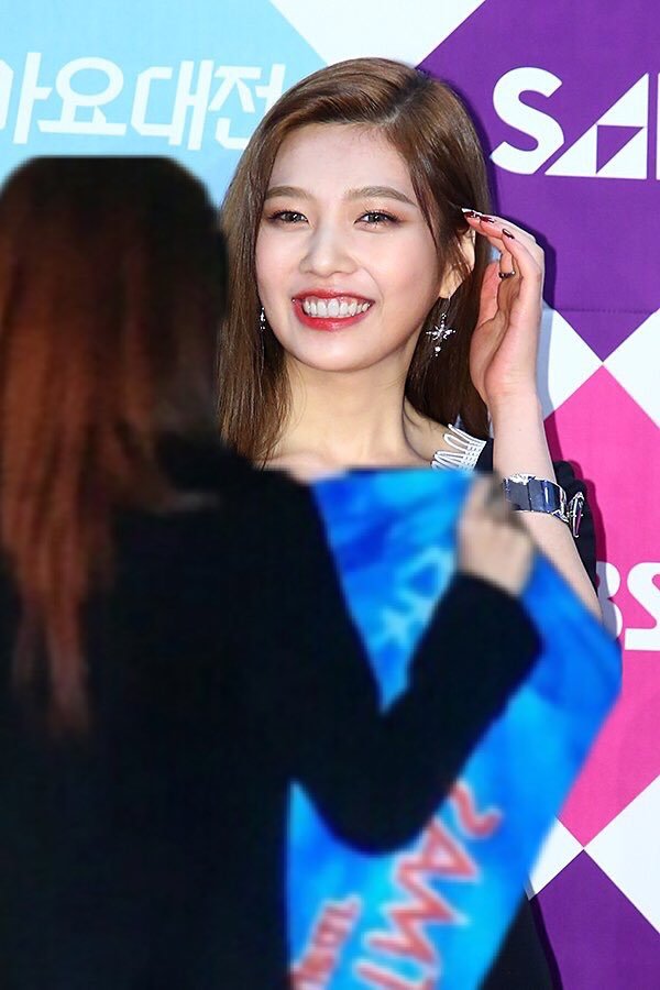 [레드벨벳] 추워보인 조이 의상이 불편했던 팬들.jpg | 인스티즈