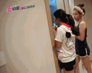마이너스 손으로 유명한 남녀 아이돌들 gif | 인스티즈