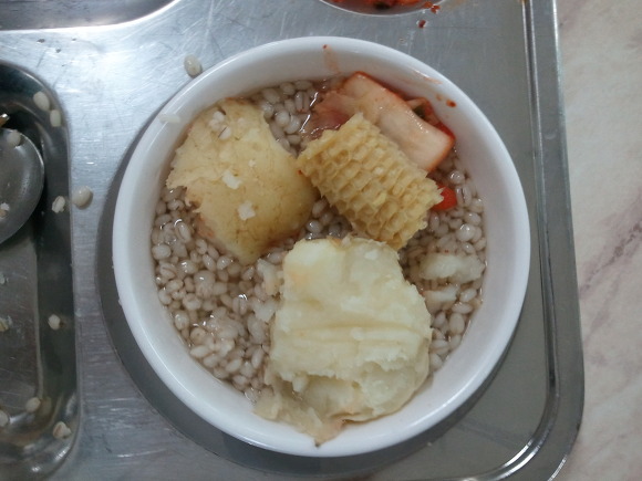 감자보리밥 이미지