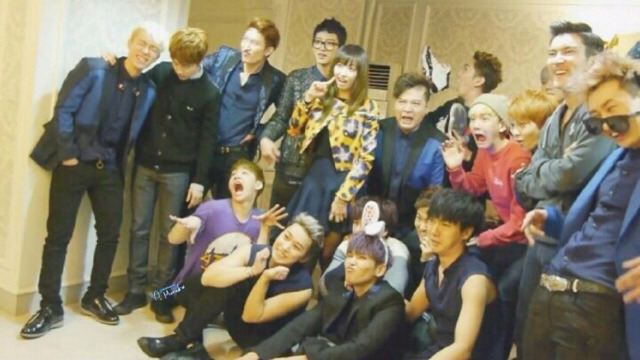 SM 아이돌들의 공식사진과 비공식사진.jpg | 인스티즈