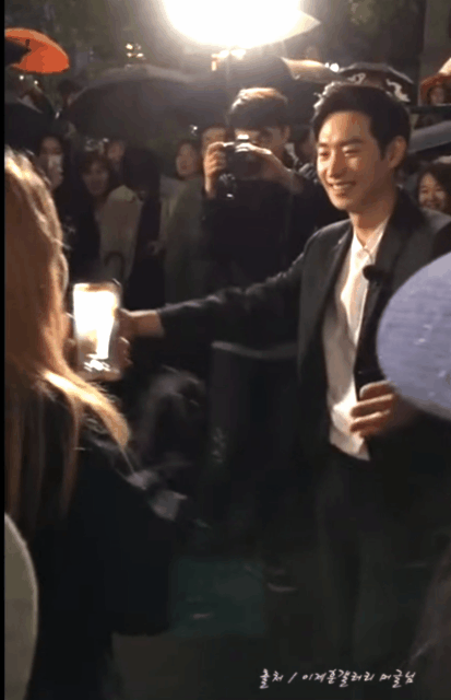 포옹하는데 현실 습관 나오는 남자배우들 | 인스티즈