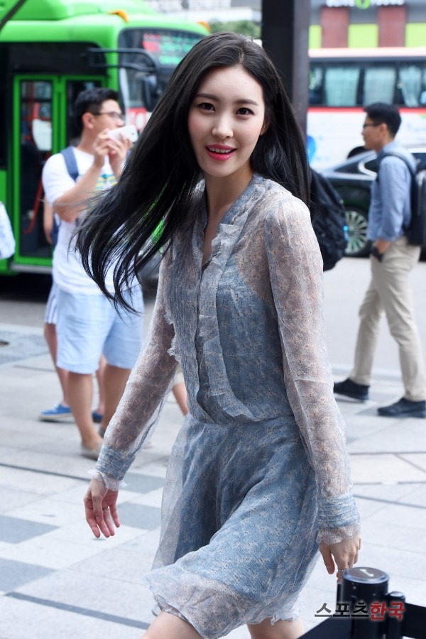현재 브랜드 행사 참석중인 연예인들.jpg | 인스티즈