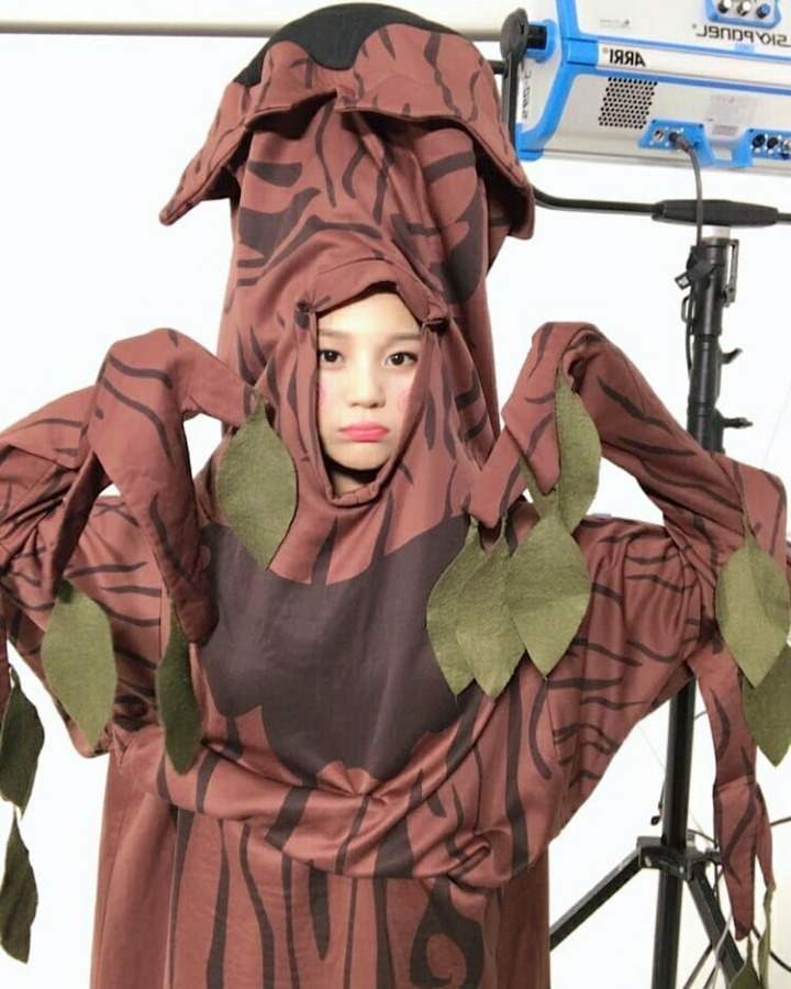 여자친구 엄지 인스타그램.jpg | 인스티즈