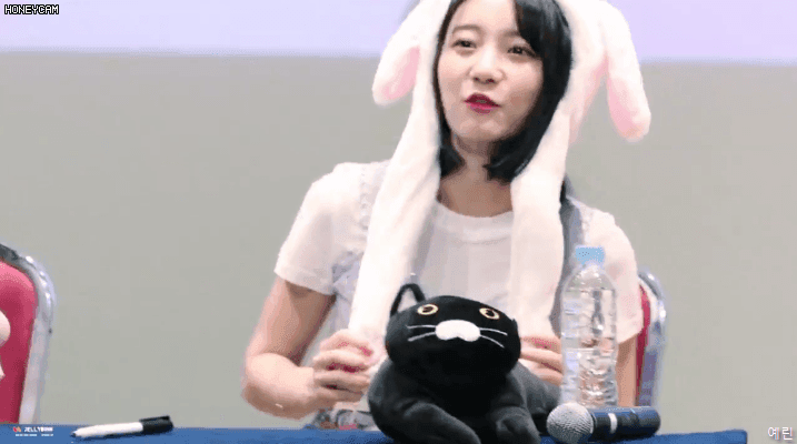 토끼모자 쓰고 신난 오마이걸 비니.gif | 인스티즈