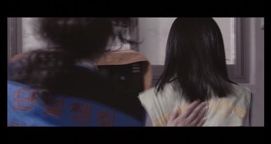 강산맨션 102호에는 살인마가 살고있다. ＜영화＞ 이웃사람 03 | 인스티즈