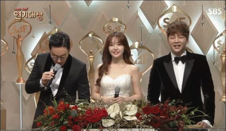 연말 시상식 갑분싸 레전드.gif | 인스티즈