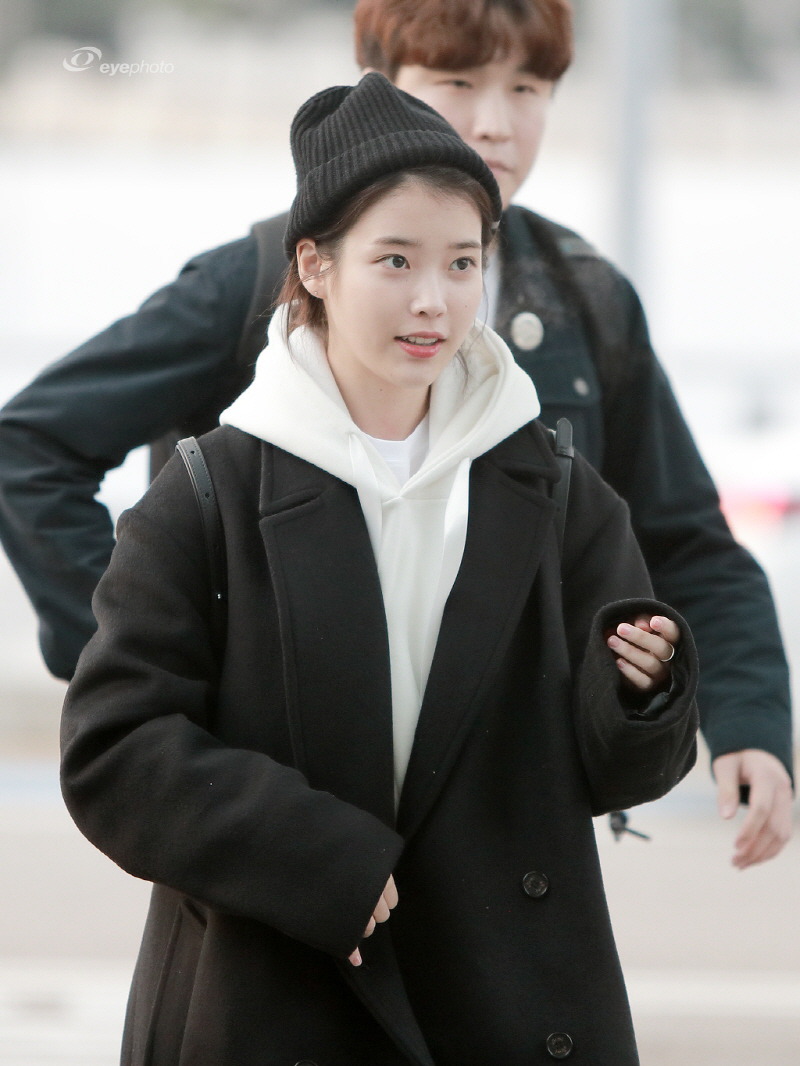아이유 공항 직찍.jpg | 인스티즈
