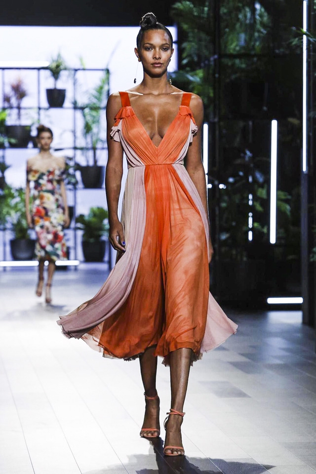 2018 S/S Cushnie et Ochs 컬렉션 | 인스티즈