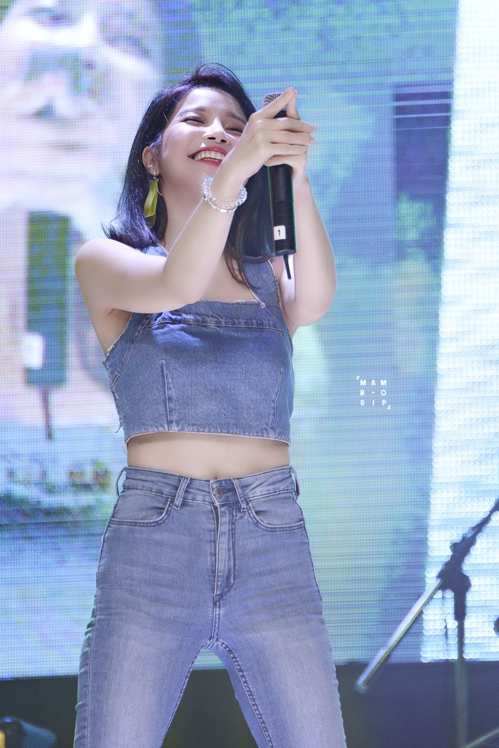 복근이 섹시한 마마무 솔라 | 인스티즈