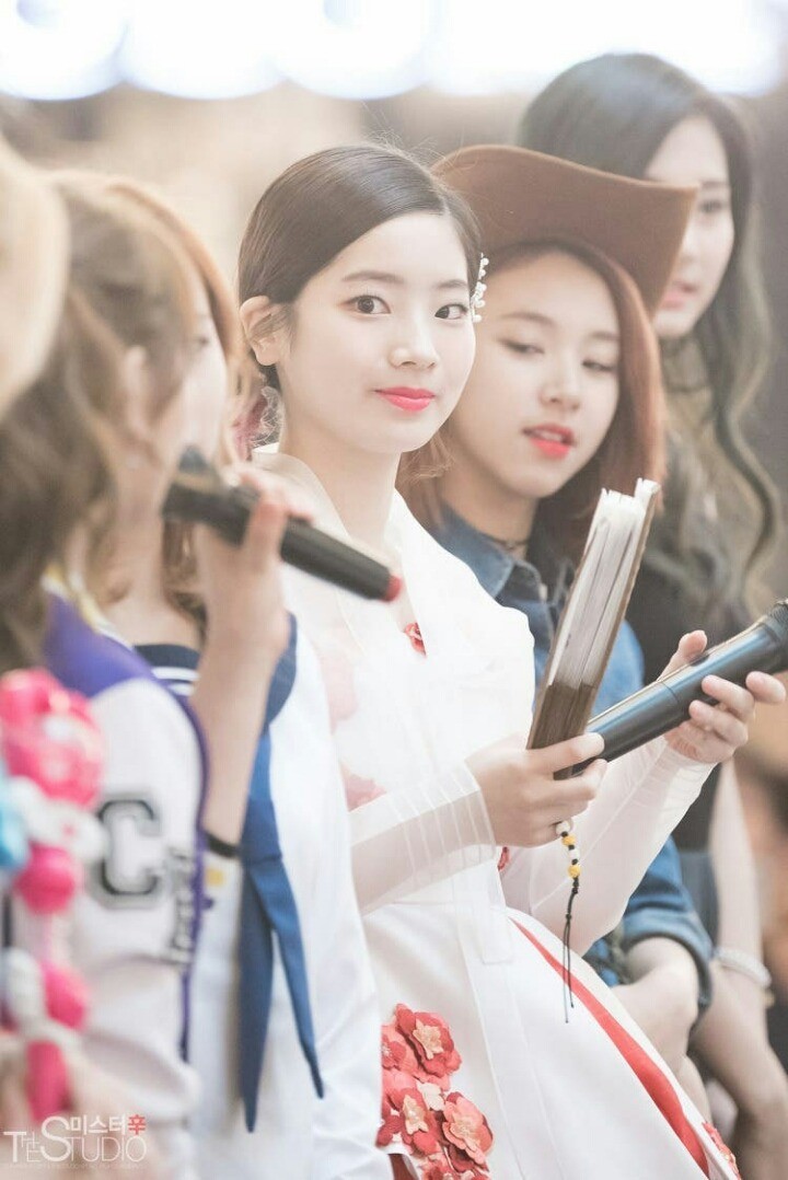 추석특집 한복입은 트와이스 다현 | 인스티즈