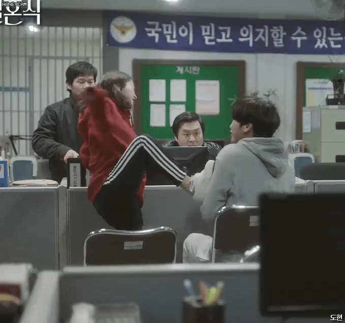 정식개봉이 10일도 남지않은 8월 최고의 로맨스 기대작.jpg | 인스티즈
