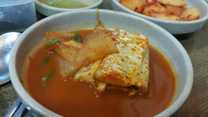 어두리<> 이미지
