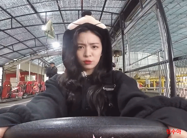 제주도에서 카트타는 프로미스 나인.gif | 인스티즈