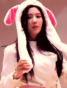 아이즈원) 이제는 토끼모자 쓸줄 아는 은비.gif | 인스티즈