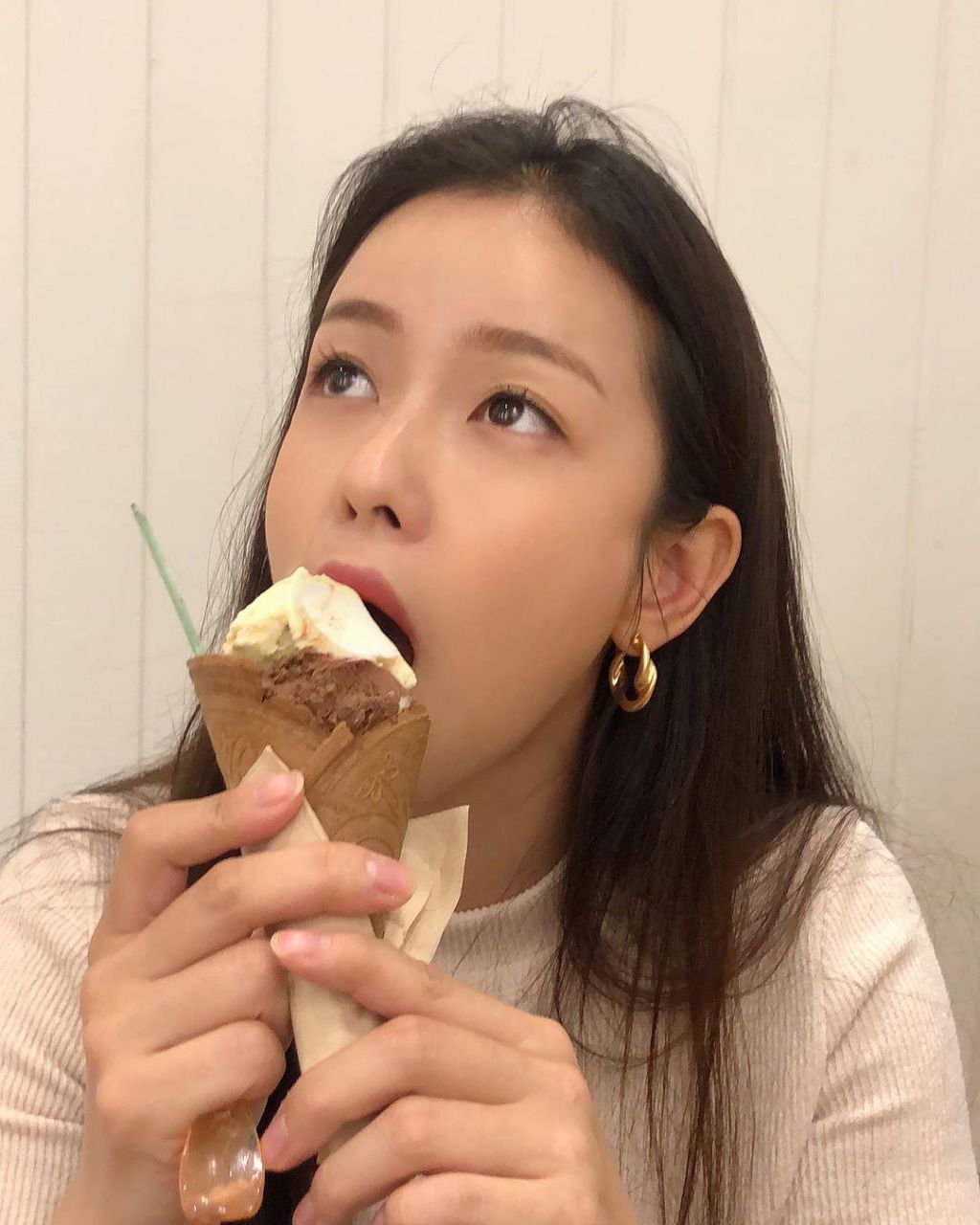 아이스크림 먹는 경수진 | 인스티즈