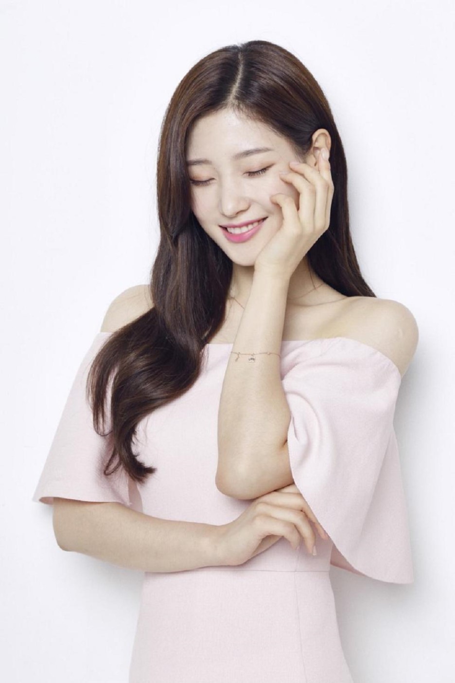 정채연 어깨노출 | 인스티즈