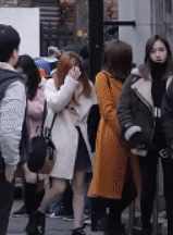 항상 뭔가를 몰래하는 트와이스 사나.gif | 인스티즈