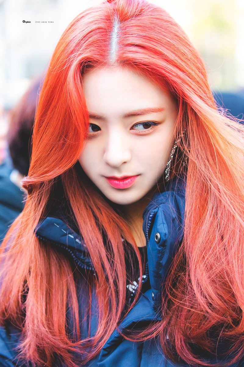 빨간머리가 잘어울리는 ITZY 유나.jpgif | 인스티즈