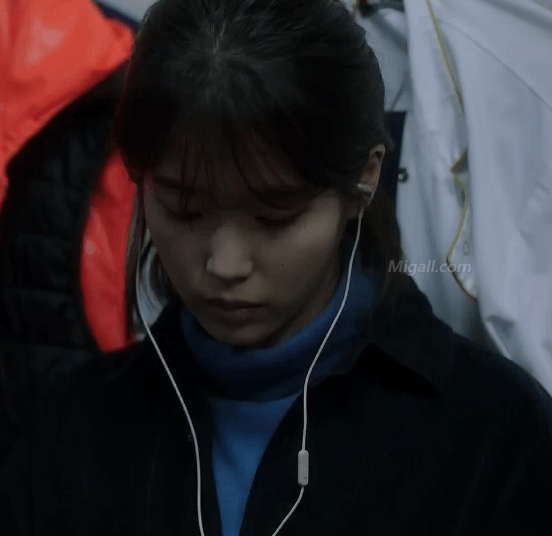  나의 아저씨 무표정 아이유.gif | 인스티즈