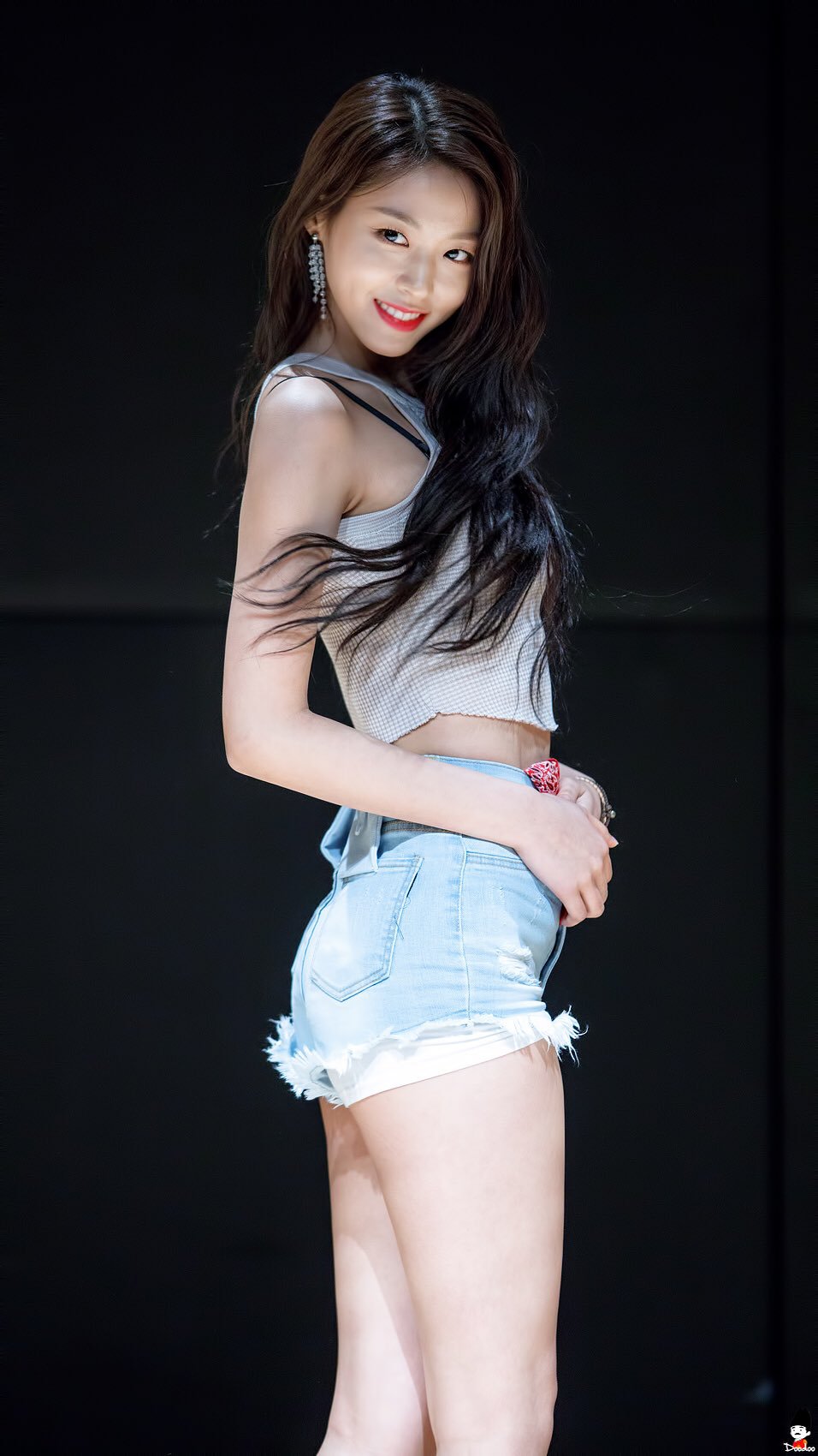 미모와 몸매 둘다 난리난 어제자 설현이.jpgif | 인스티즈