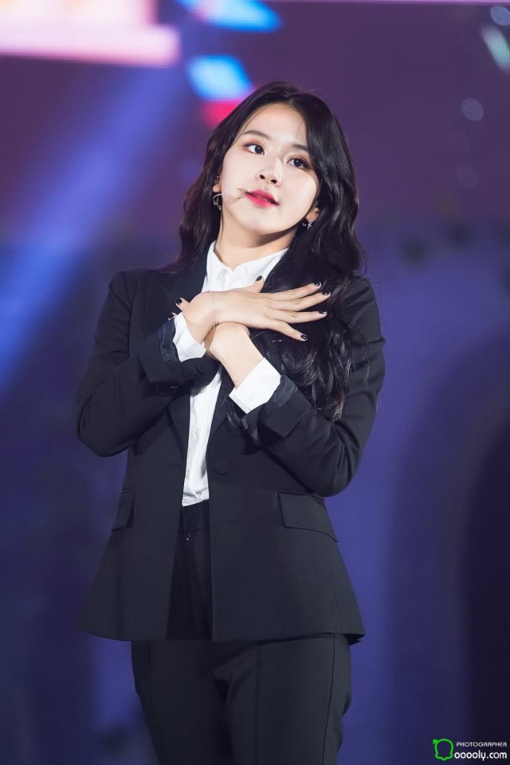 트와이스 팬미팅) 수트입은 트와이스 멤버들 사진 모아옴 ㅇㅇ | 인스티즈