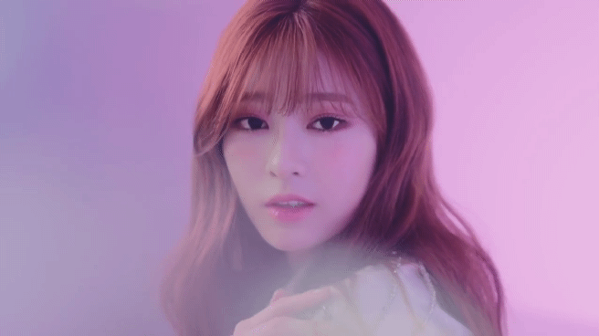 컴백을 앞두고 헤어스타일을 확 바꾼 아이즈원 김민주 | 인스티즈