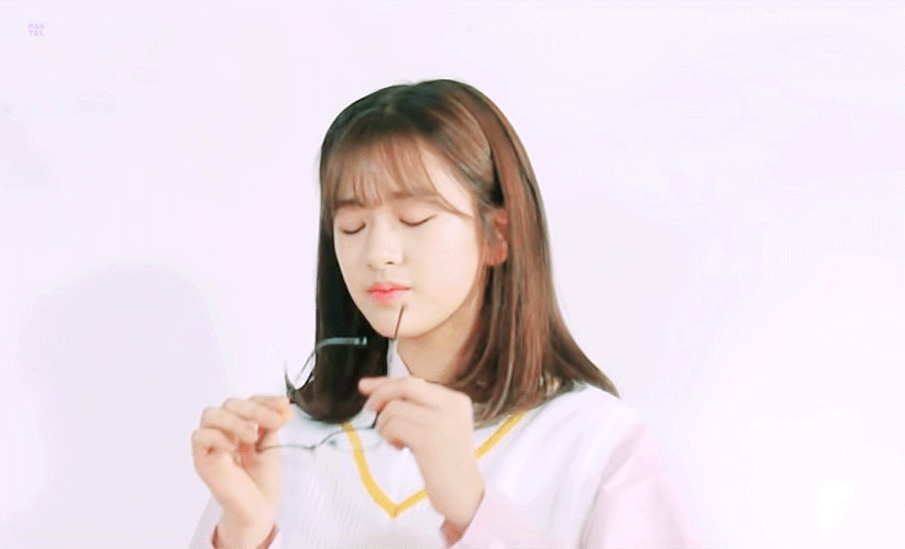 아이즈원) 안경이 참 잘어울리는 아이돌 .jpgif | 인스티즈