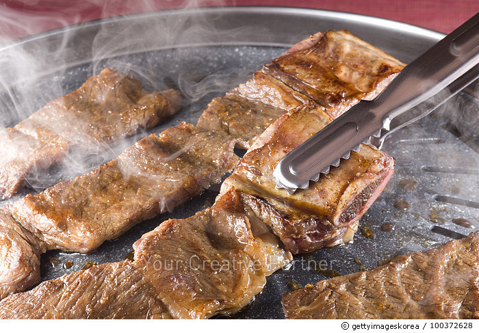 한우 암소 로 만든 양념갈비 + 물냉면 vs 제주 흑돼지 로 만든 삼겹살구이 + 된장찌개 | 인스티즈
