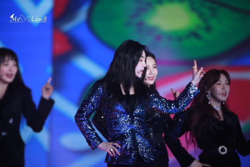 블링블링한 의상입은 아이린.jpgif | 인스티즈