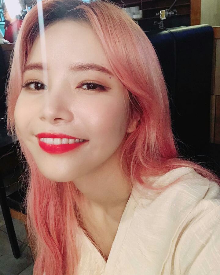 오늘자 마마무 인스타 업뎃(솔라) | 인스티즈