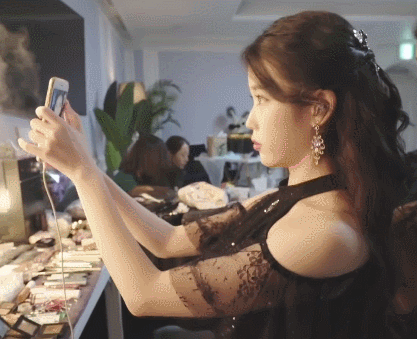 아이유 어깨 모음.jpgif | 인스티즈