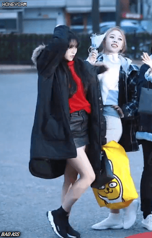 이젠 출근길에 팬들까지 이용하는 러블리즈 미주.jpgif | 인스티즈